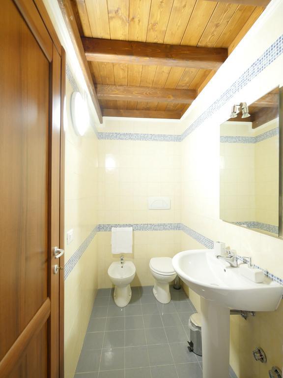 Tenuta Cavalieri Leverano Rum bild